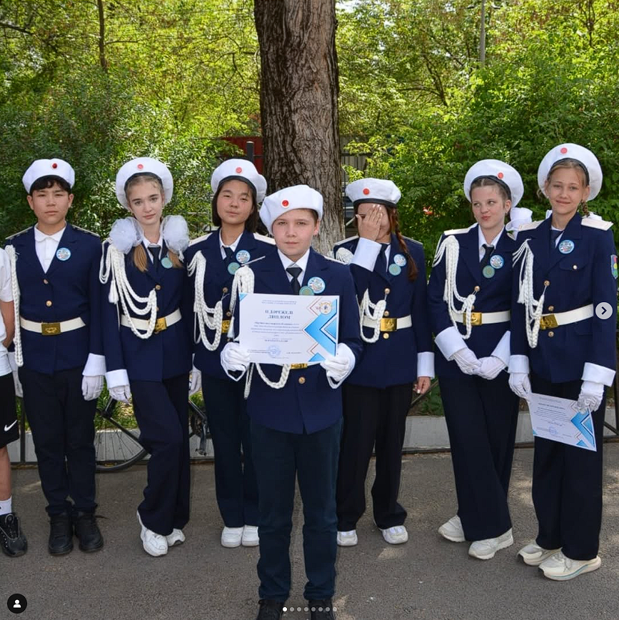 Сегодня отряд "Светофорик" из числа учащихся 7 Г класса стал участником районного слета-конкурса юных инспекторов дорожного движения.